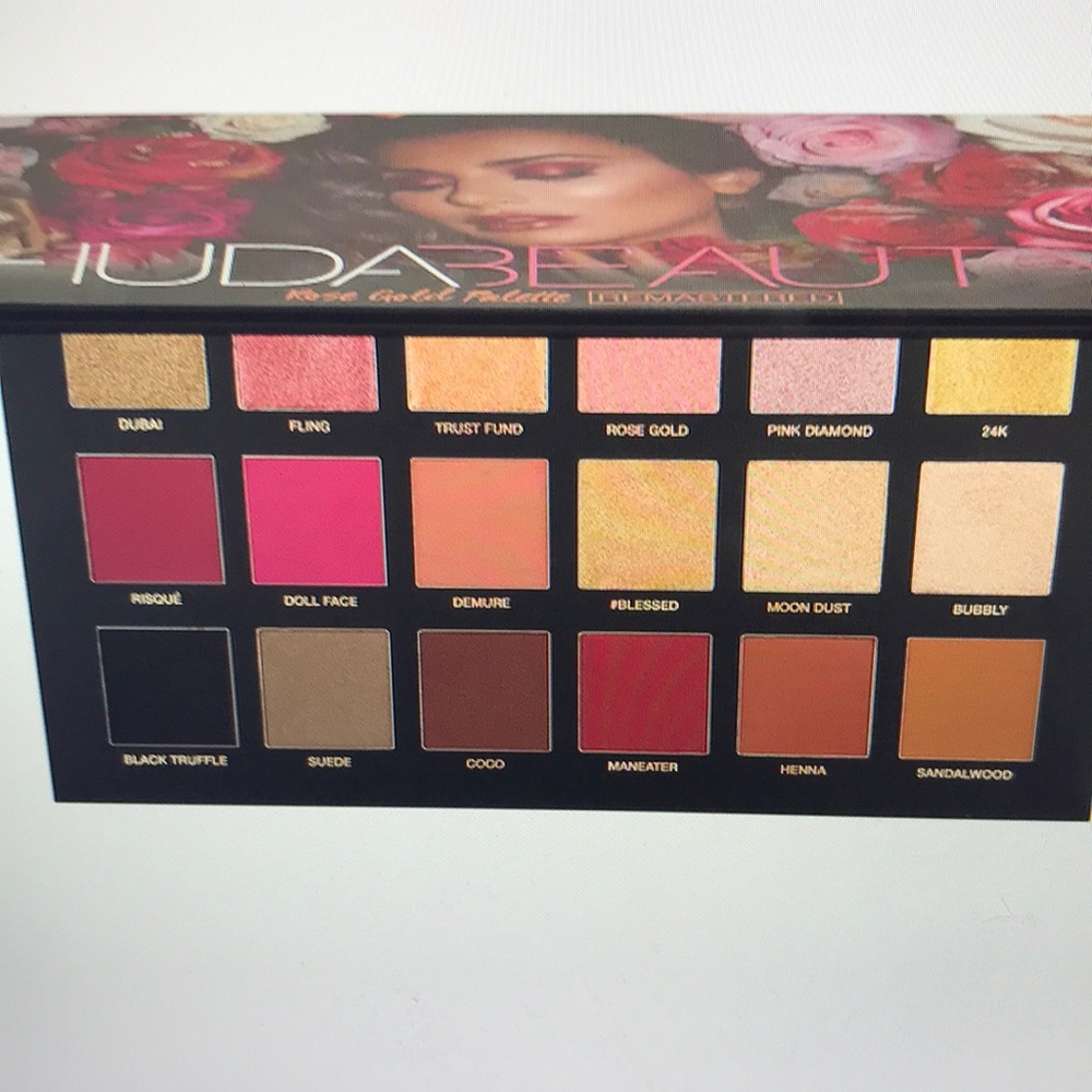 Huda Remastered Eyeshadow Rose Gold palette